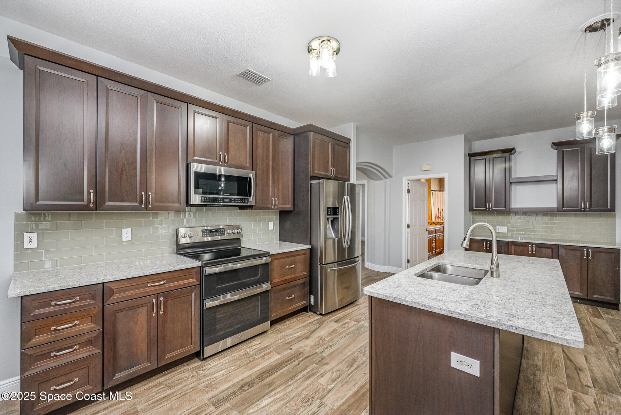 1534 Knoll Ridge Drive