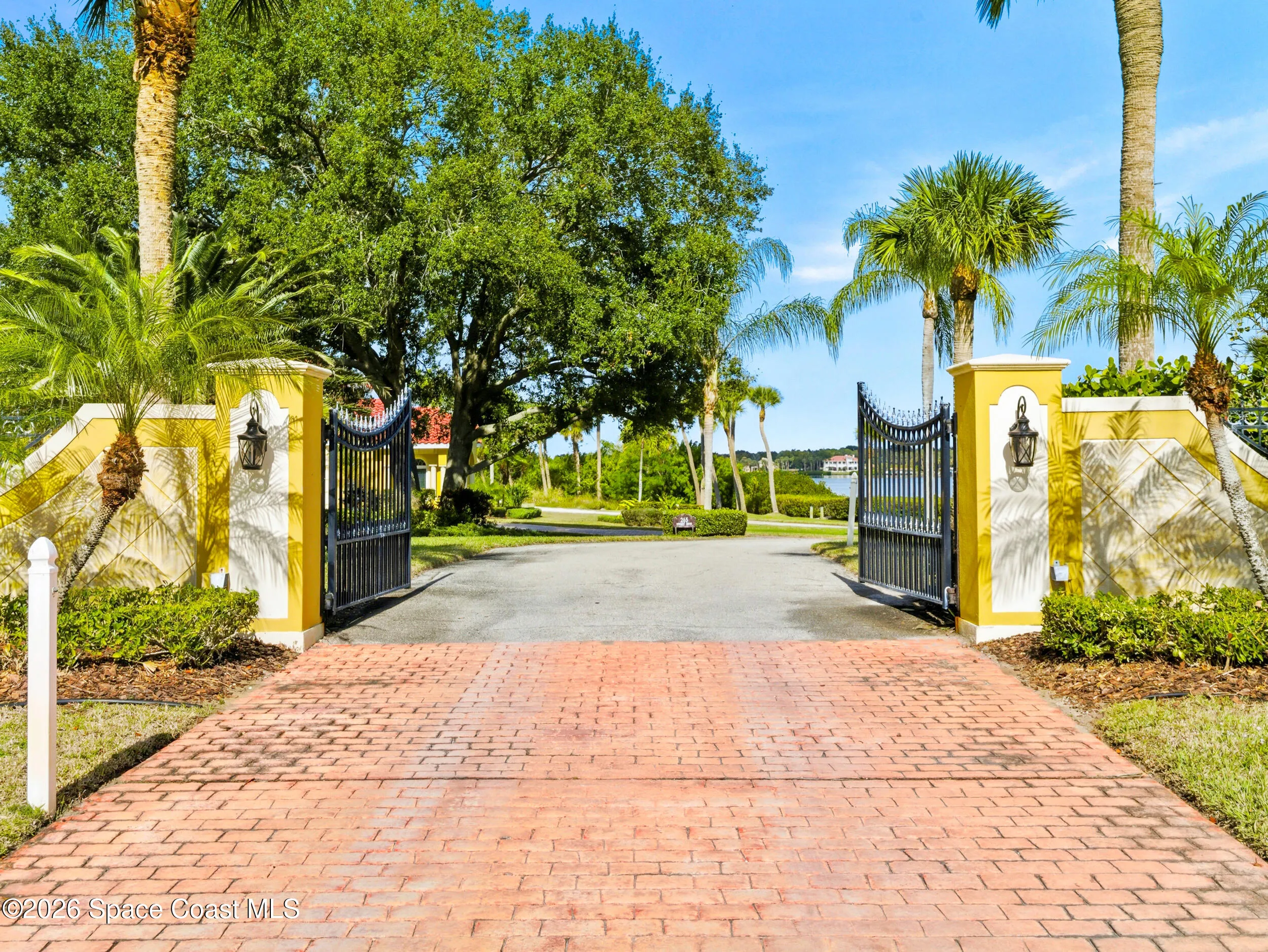 Merritt Island, Florida, 32952, United States, 5 Bedrooms Bedrooms, ,6 BathroomsBathrooms,Residential,Active,2009125
