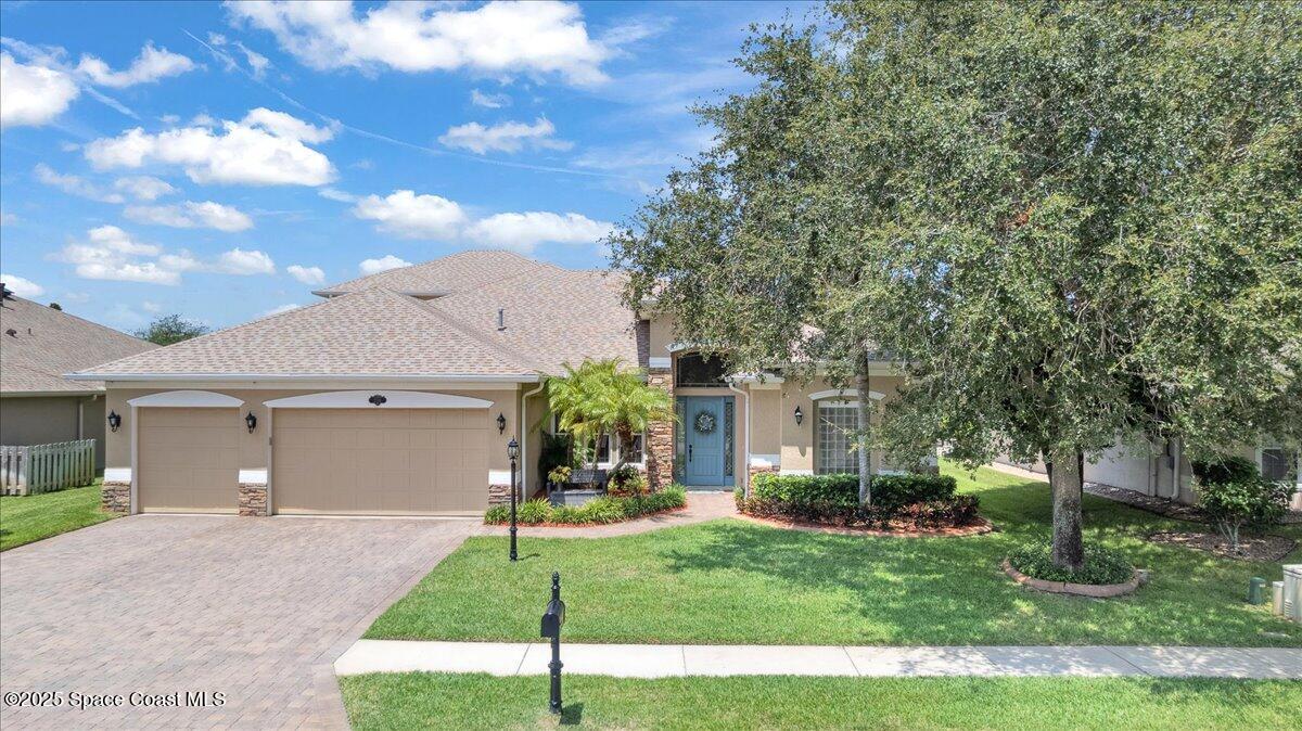 2224 Botanica Circle