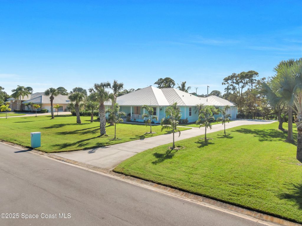 Photo of 3455 Coquina Terrace, Malabar, FL 32950 (MLS # 1060162)