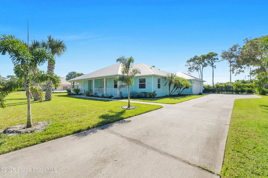 Photo of 3455 Coquina Terrace, Malabar, FL 32950 (MLS # 1060162)