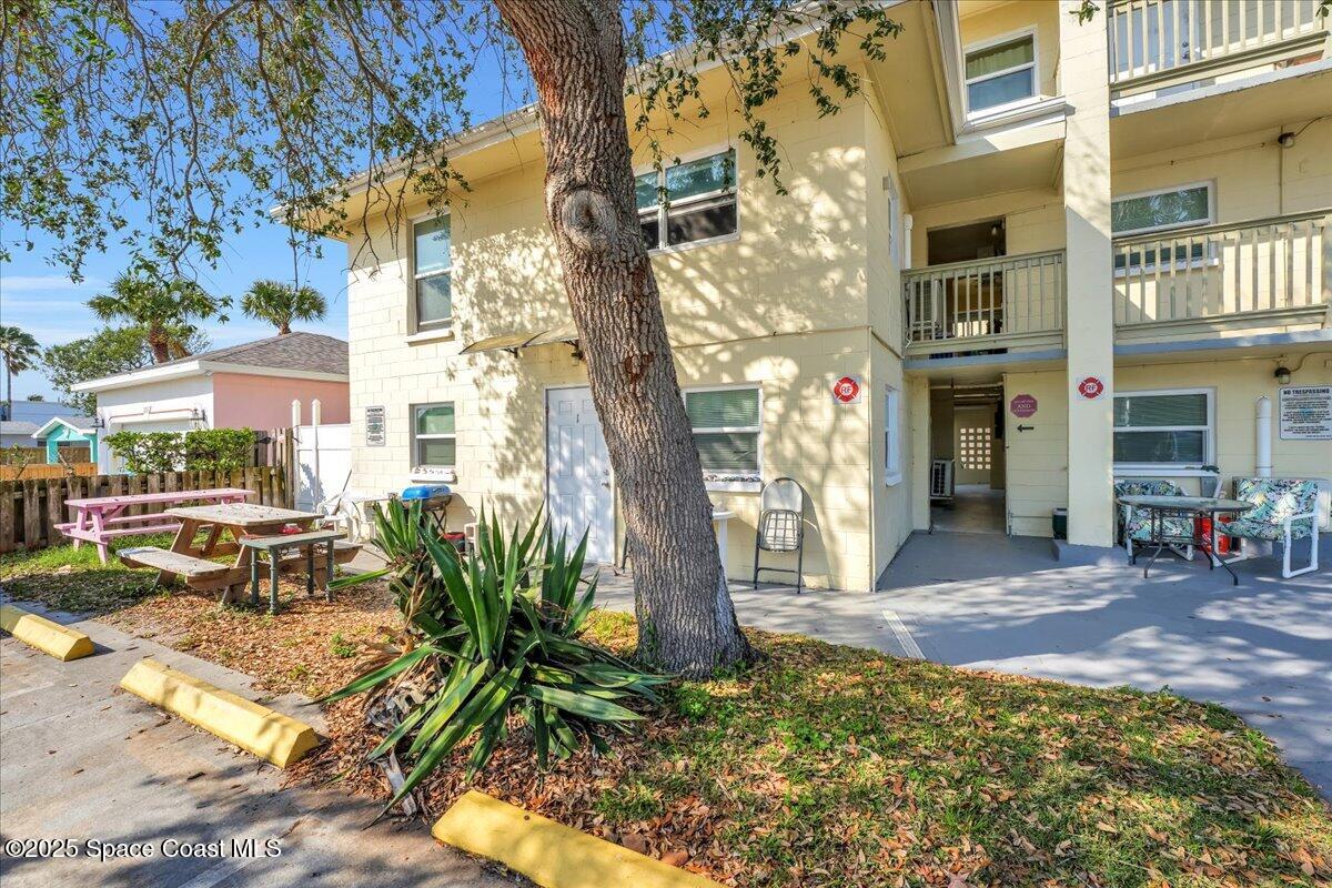 7521 Magnolia Avenue