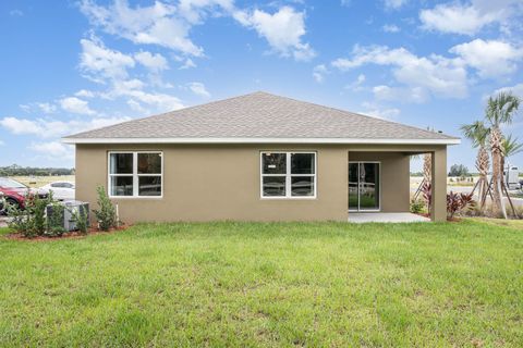 Single Family Residence in Rockledge FL 1108 Trinity Street 20.jpg