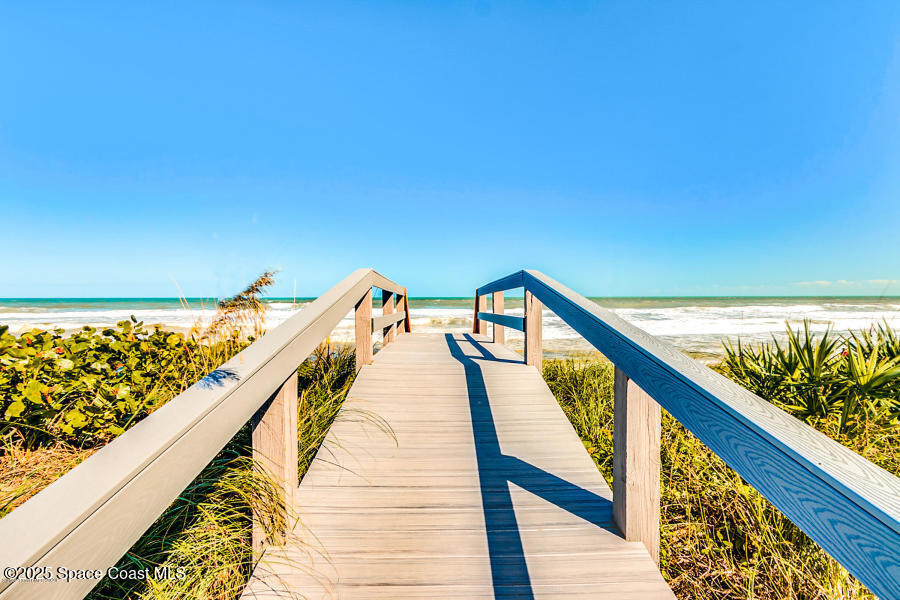 581 Highway A1a 701