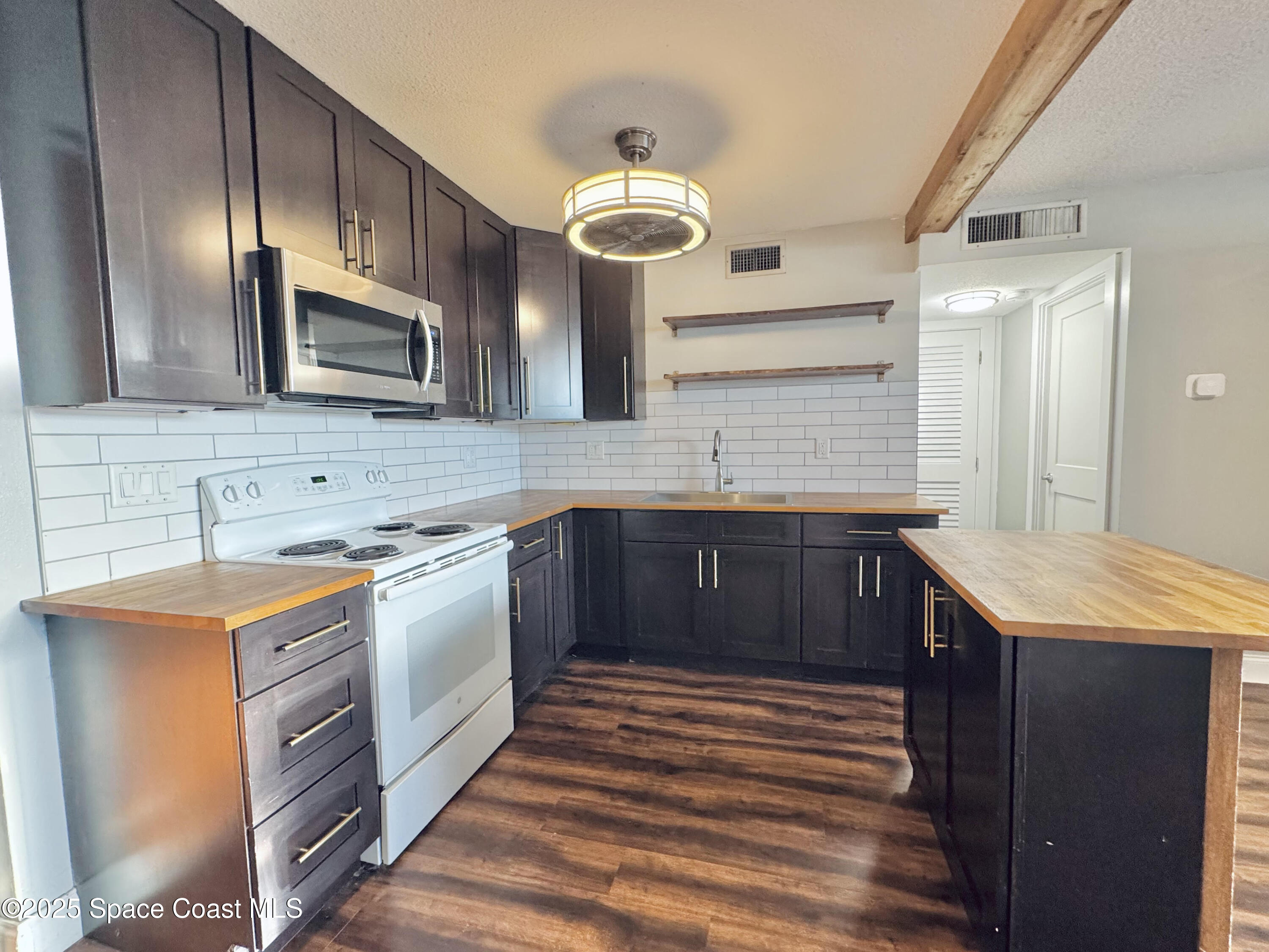 205 Buccaneer Avenue C1-104