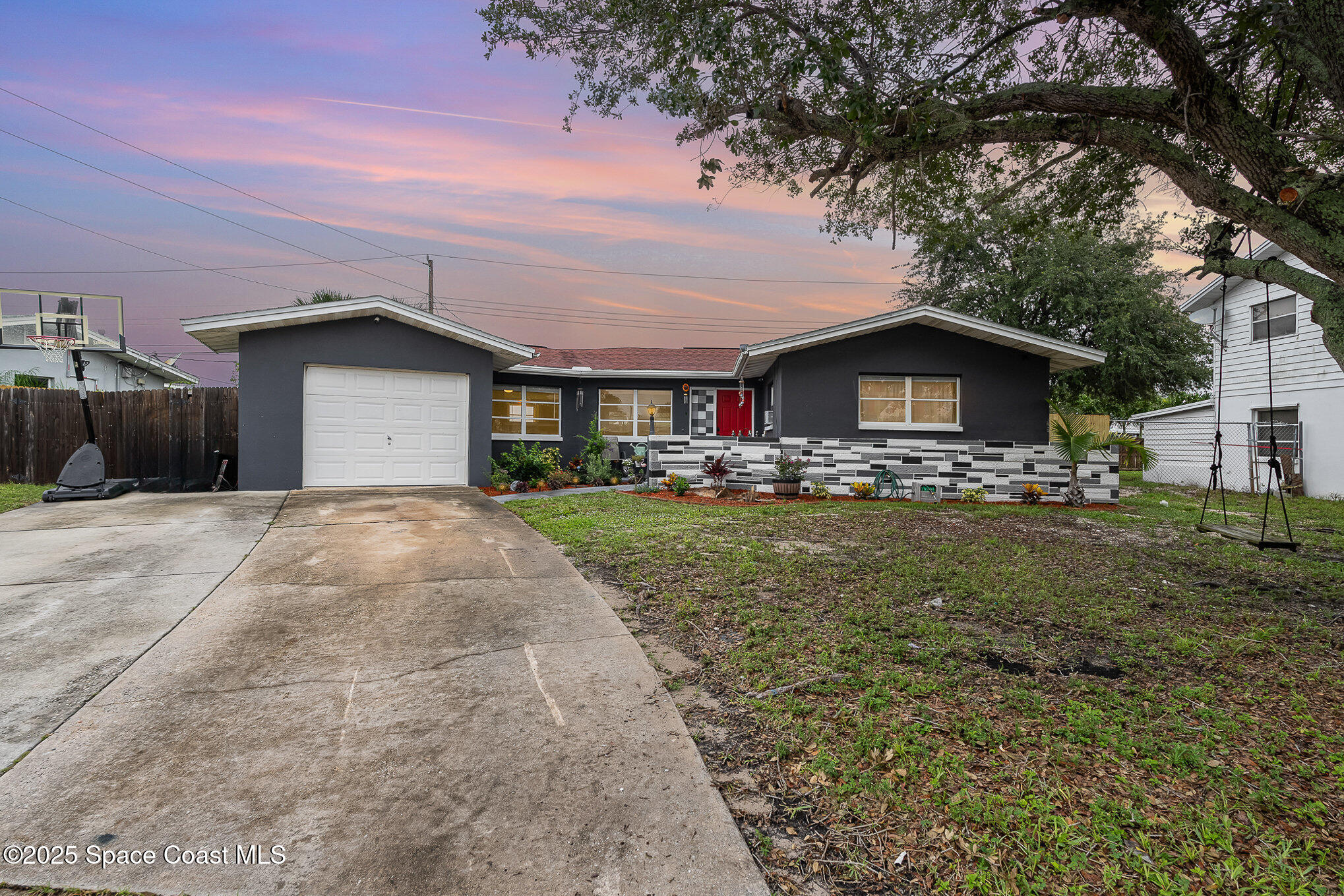 470 Sabal Avenue