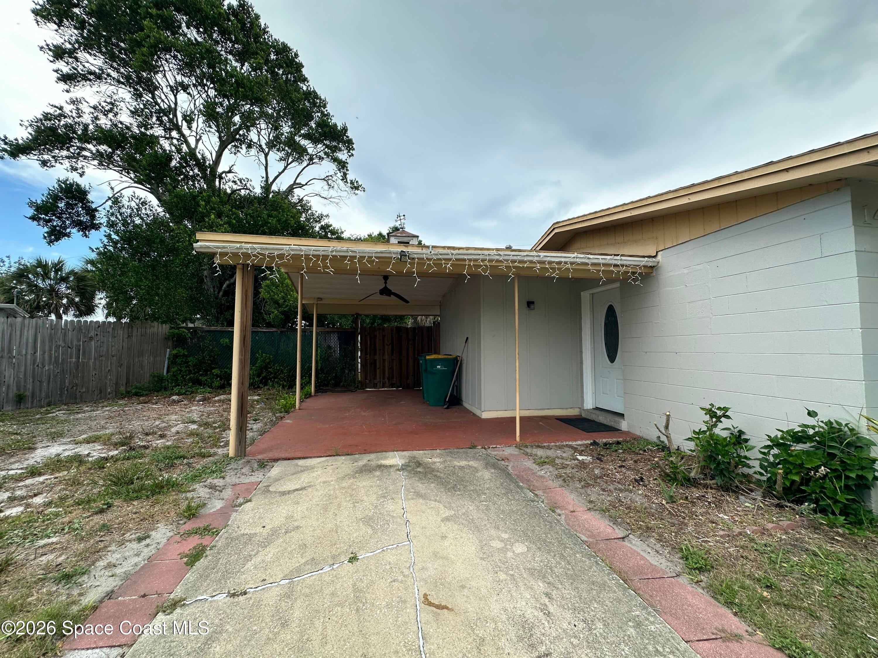 1487 Sherry Lane