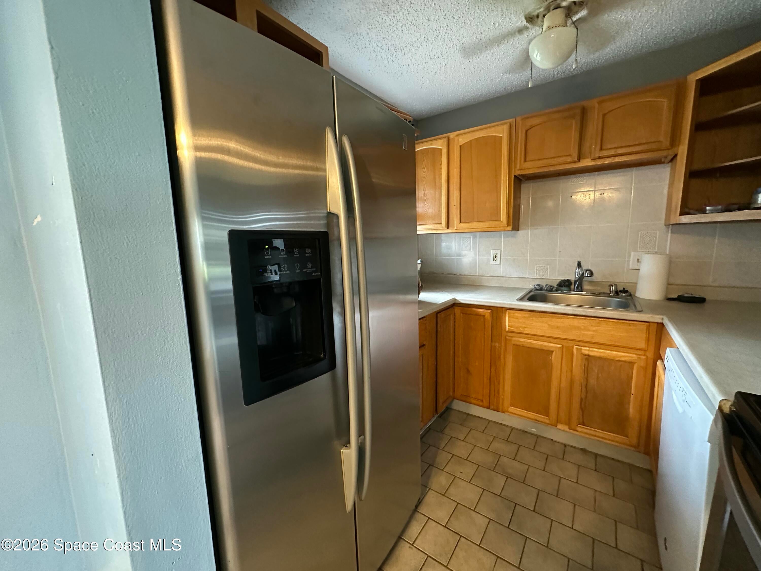 1487 Sherry Lane