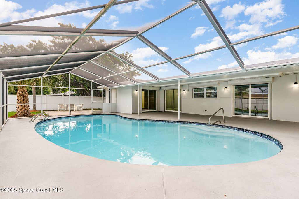 Photo of 750 Burman Lane NE, Palm Bay, FL 32905 (MLS # 1056562)