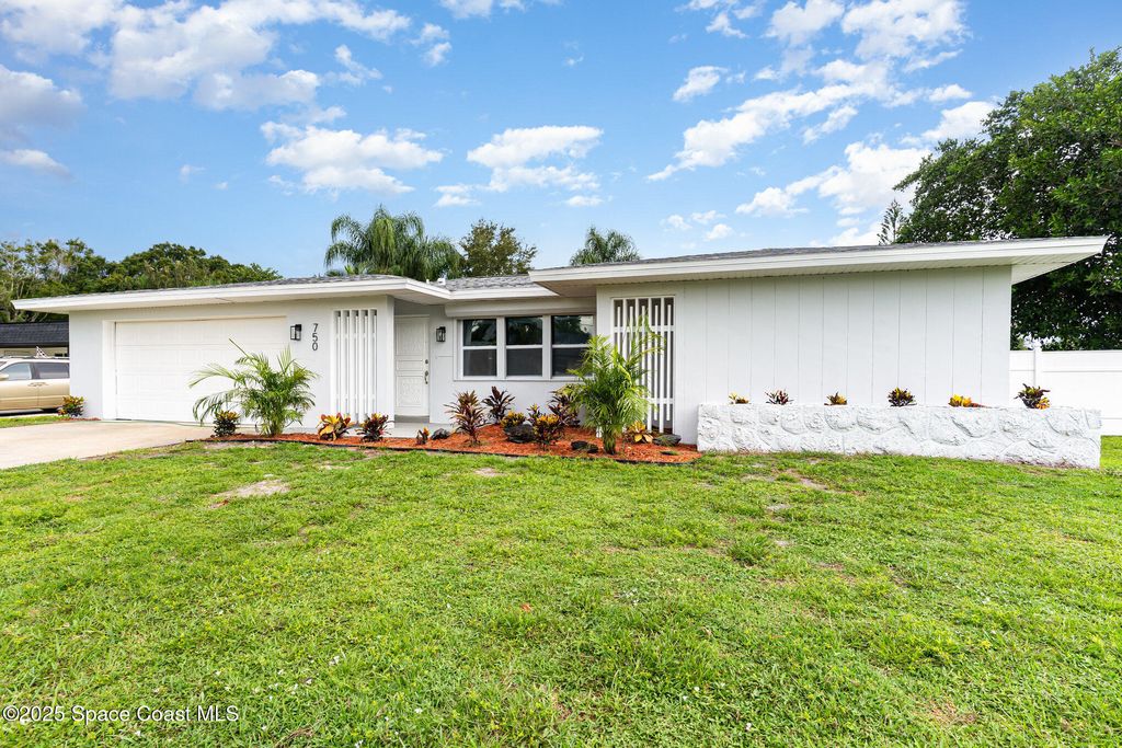 Photo of 750 Burman Lane NE, Palm Bay, FL 32905 (MLS # 1056562)