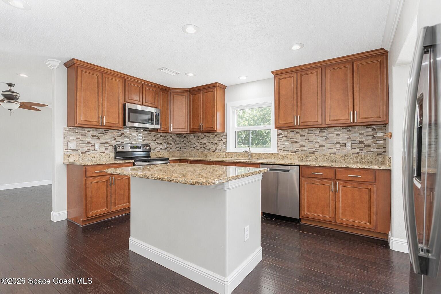 1003 Botany Lane