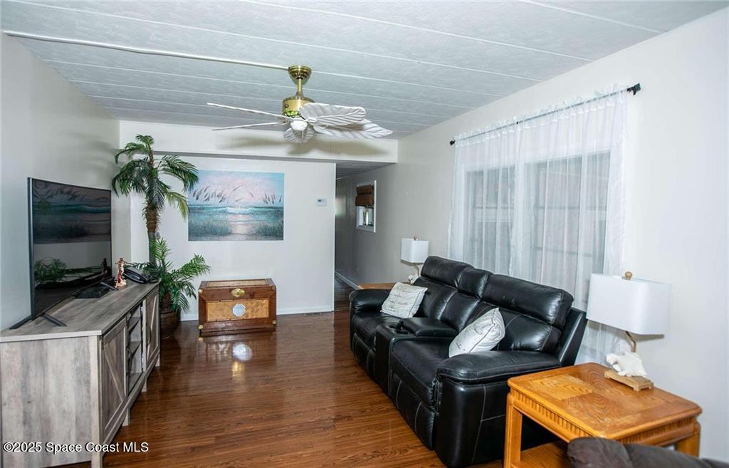 717 Barefoot Boulevard
