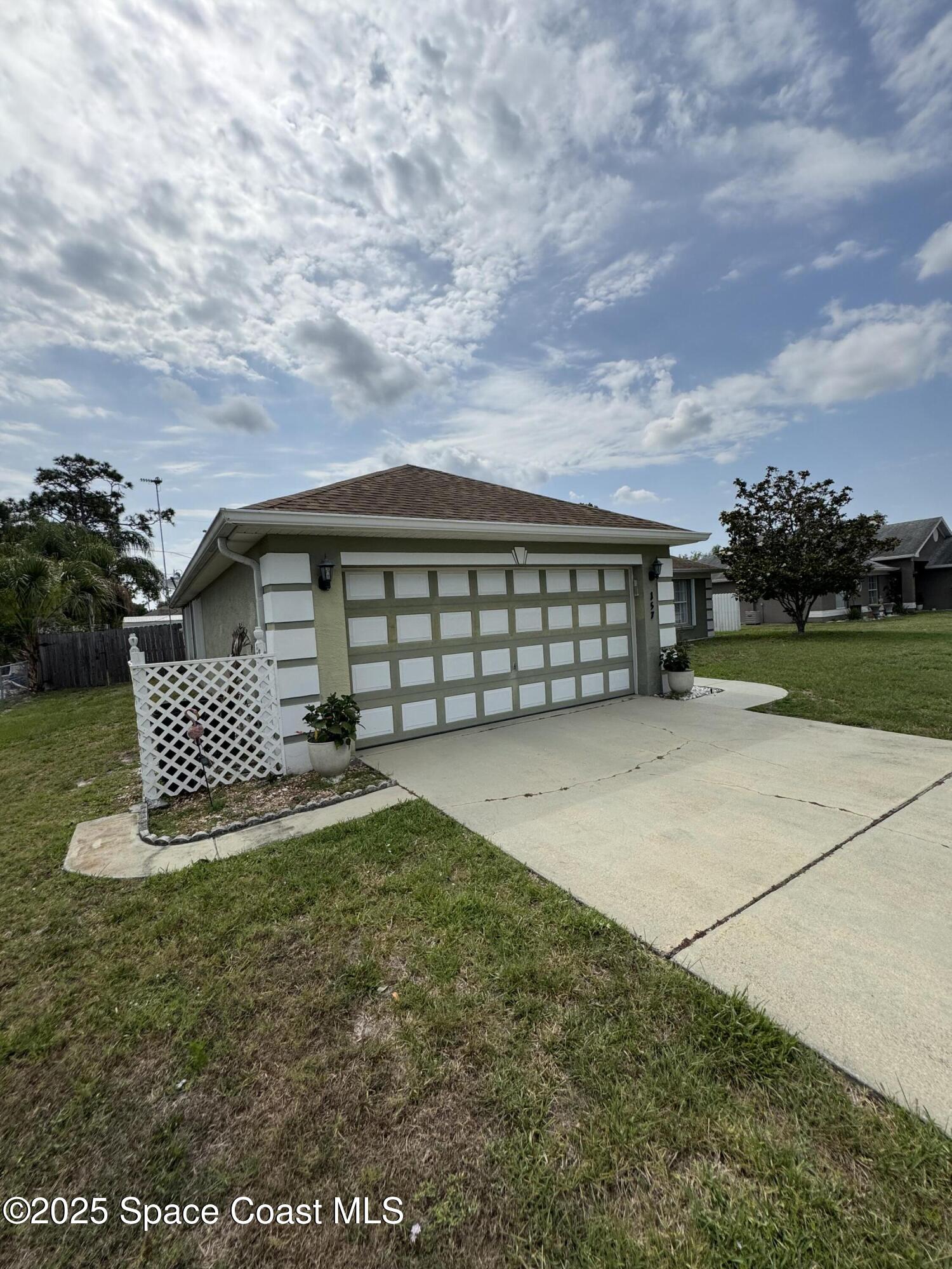 157 Lehigh Avenue SE