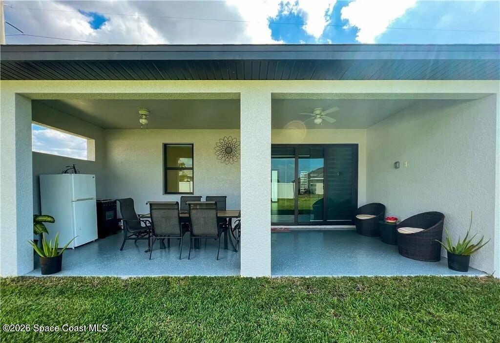 105 Tropicana Parkway W