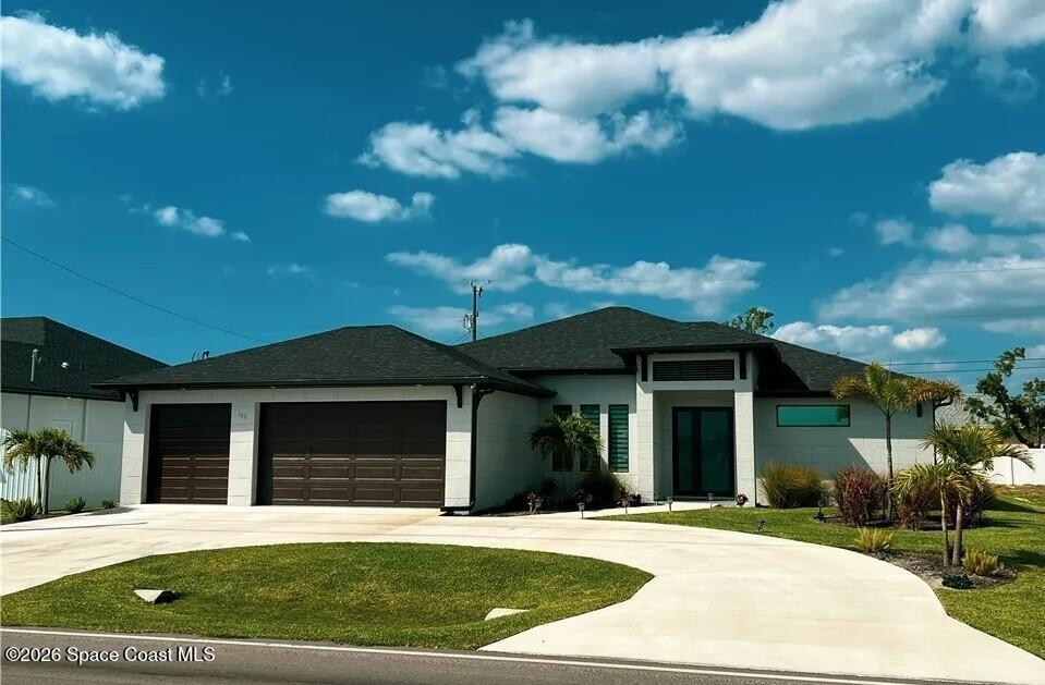 105 Tropicana Parkway W