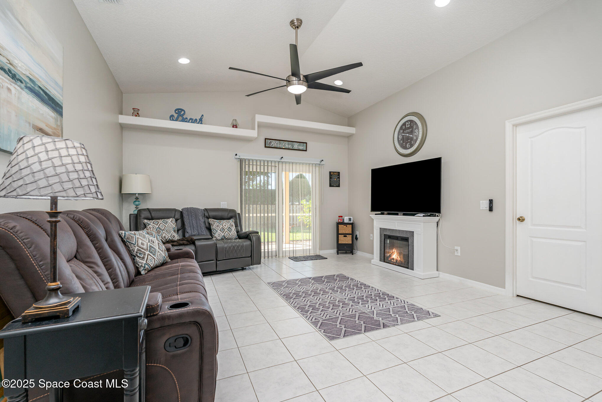 918 Pine Creek Circle NE