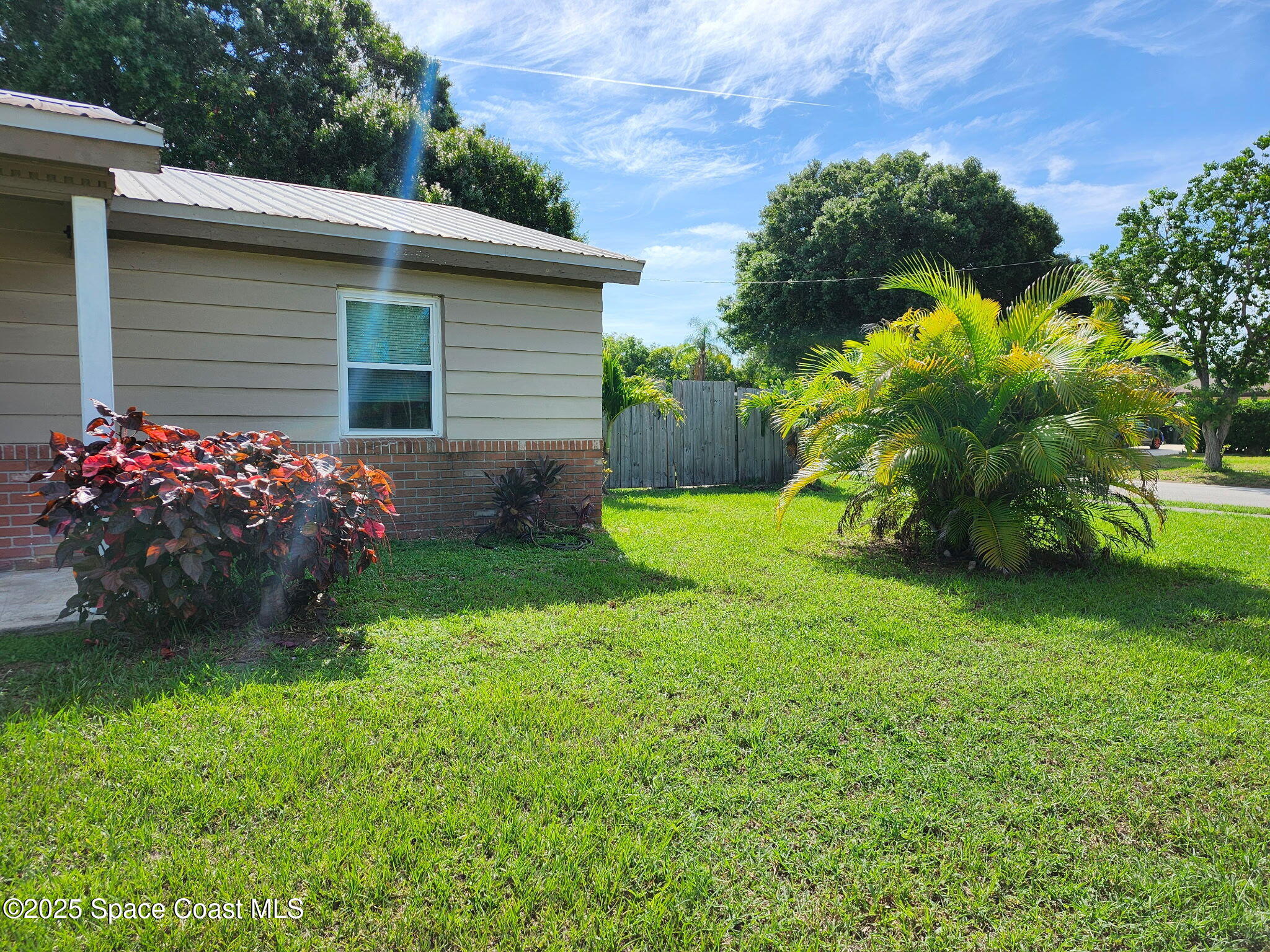 976 Brewster Lane