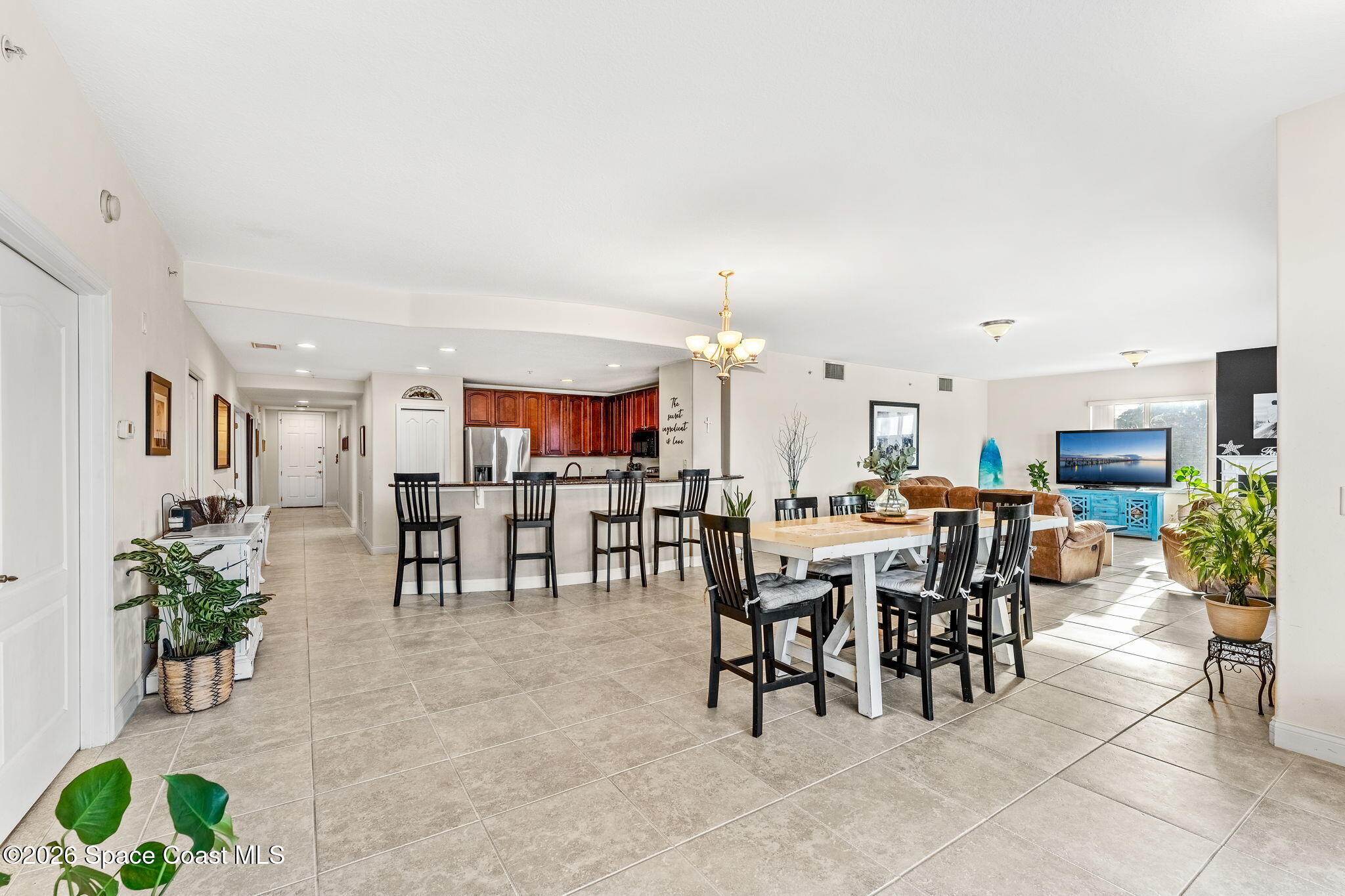601 N Miramar Avenue 102