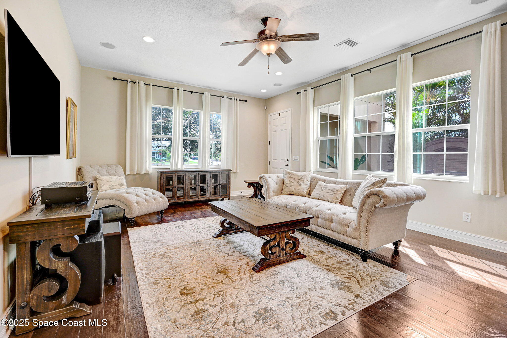 7075 Primavera Lane