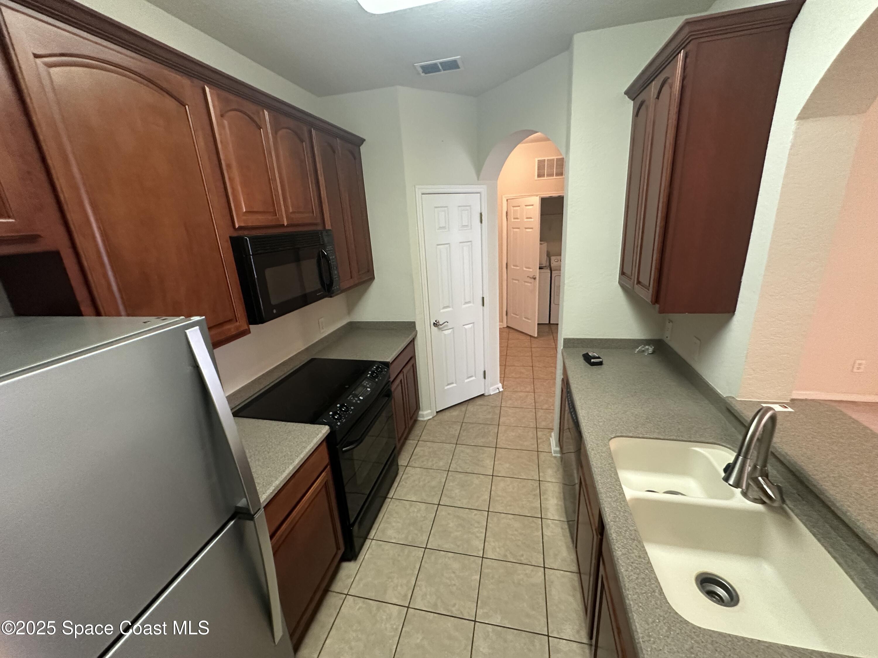 1626 Peregrine Circle 305