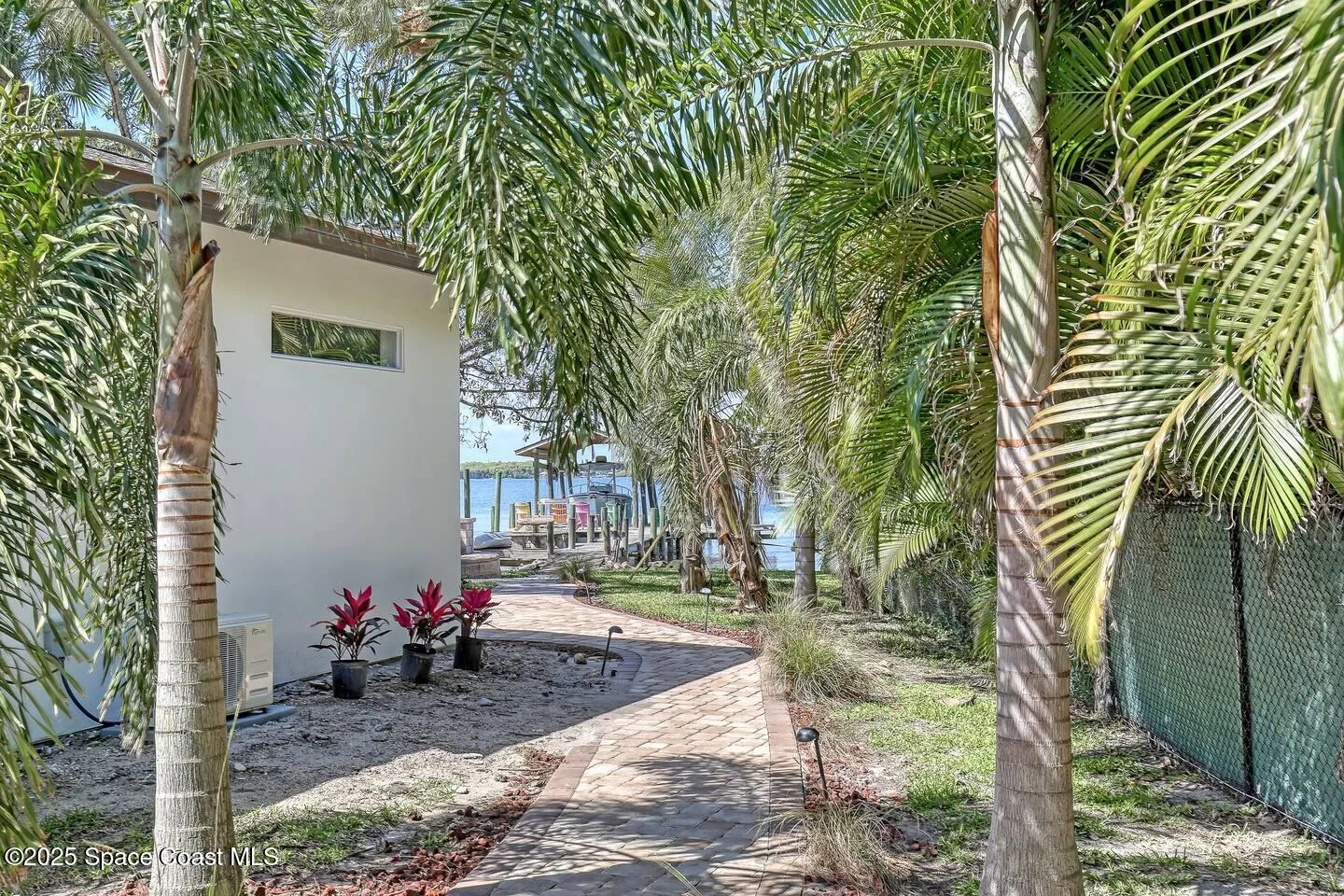 Merritt Island, Florida 32952, United States, 5 Bedrooms Bedrooms, ,4 BathroomsBathrooms,Residential,Active,76916