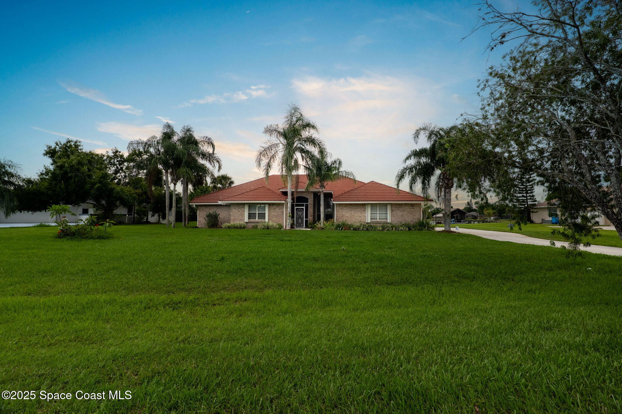 405 Lake View Lane