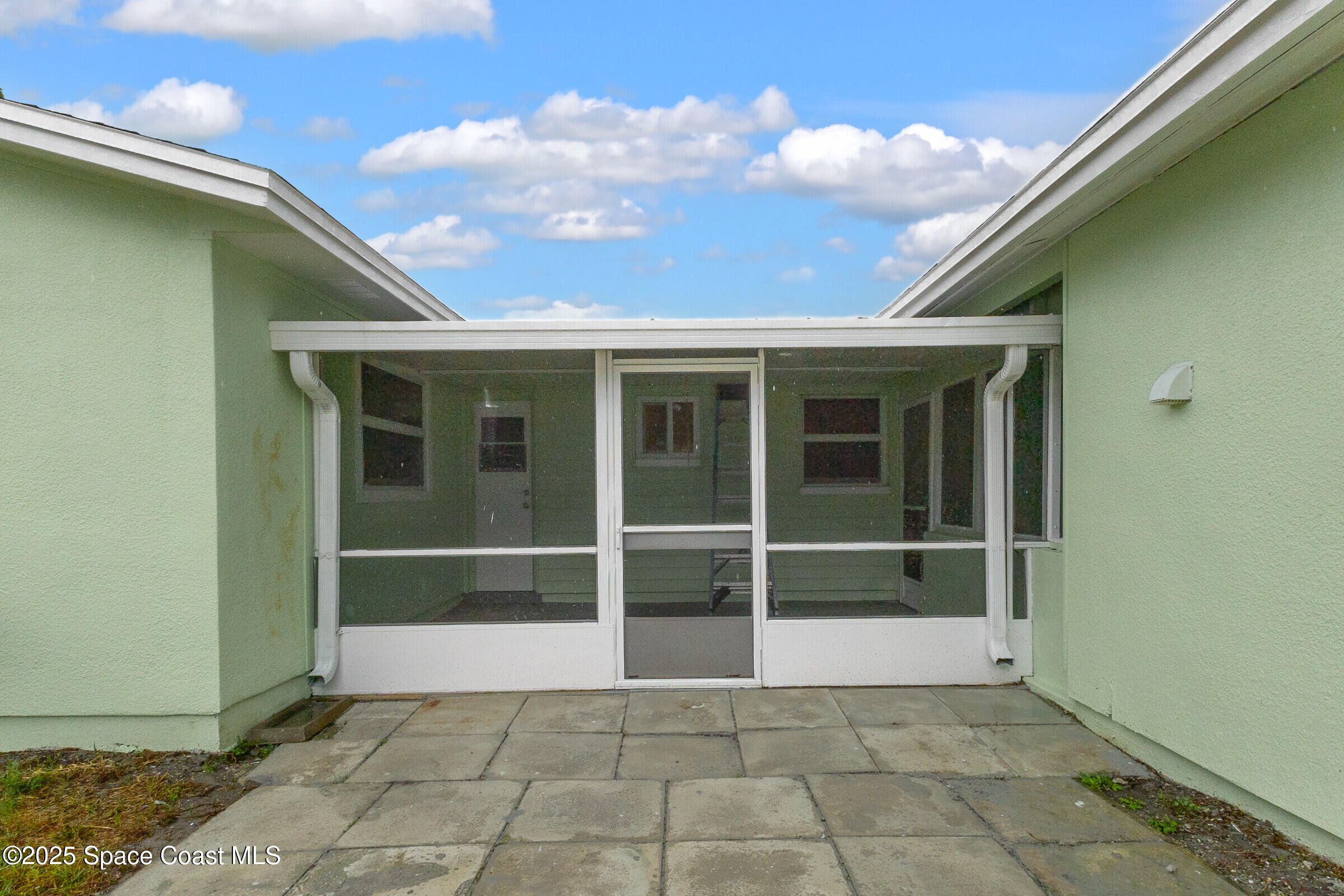 2356 Lakeview Drive