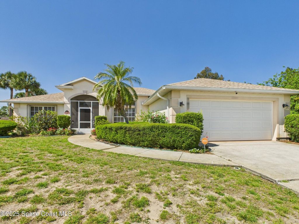 Photo of 787 Carnation Drive, Sebastian, FL 32958 (MLS # 1057957)