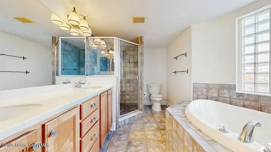 Indian Harbour Beach, Florida 32937, United States, 2 Bedrooms Bedrooms, ,2 BathroomsBathrooms,Residential,Active,131348