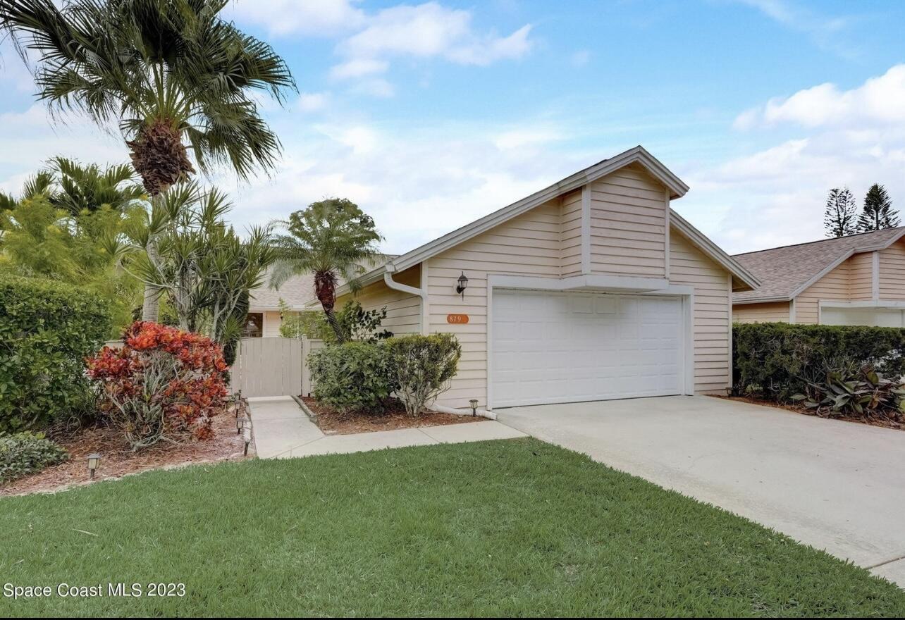 879 Ridge Lake Drive