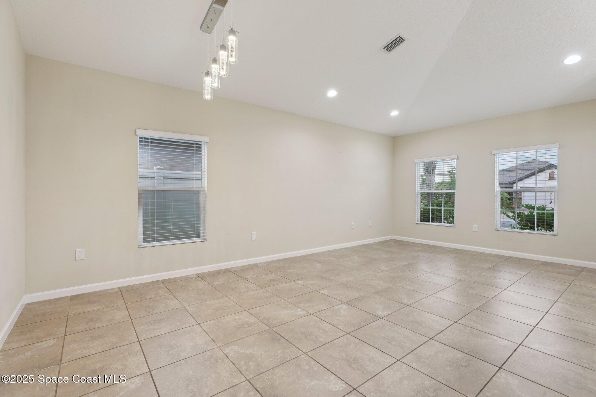 1216 Dillard Drive SE