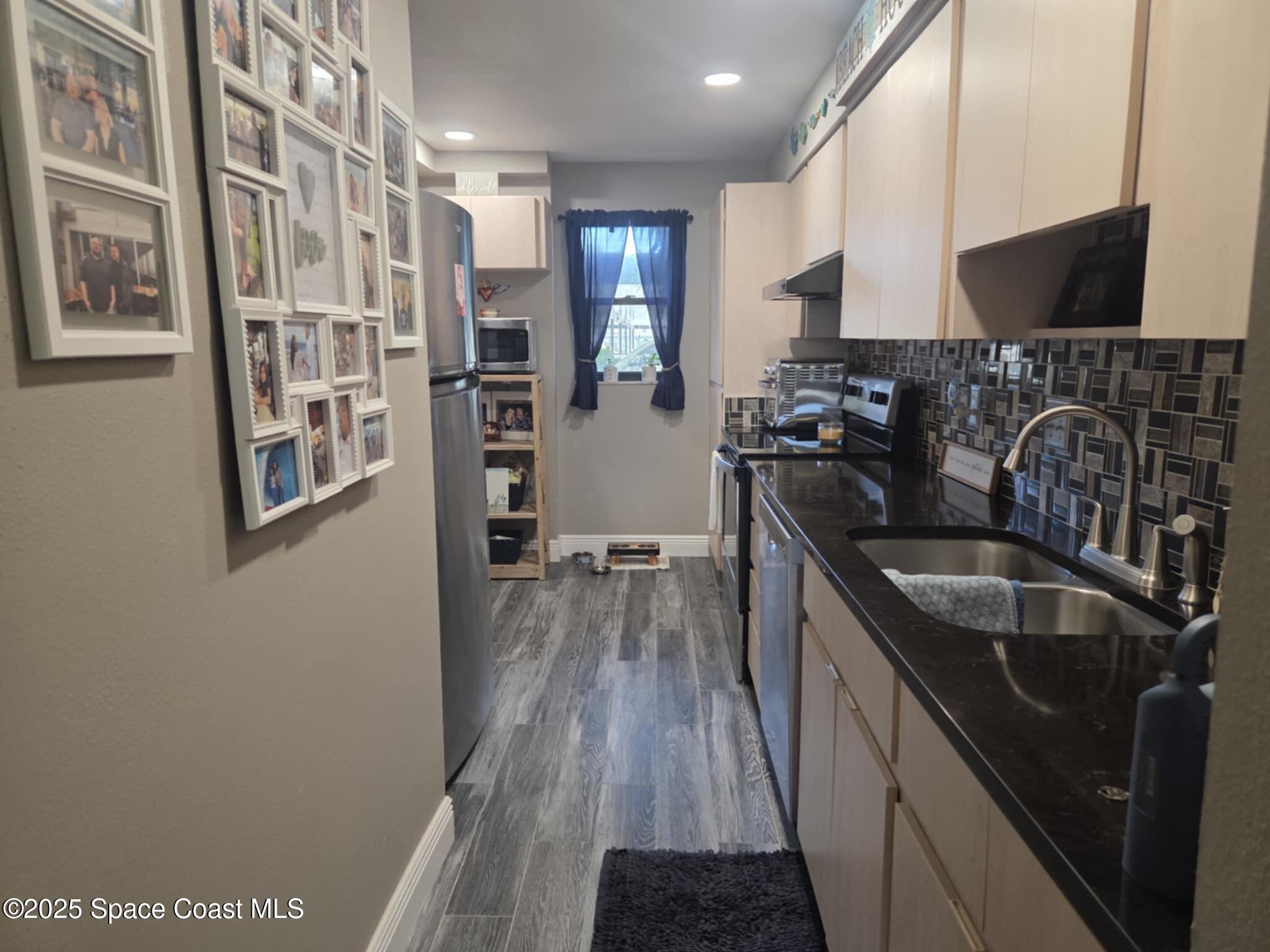 520 Palm Springs Boulevard 102