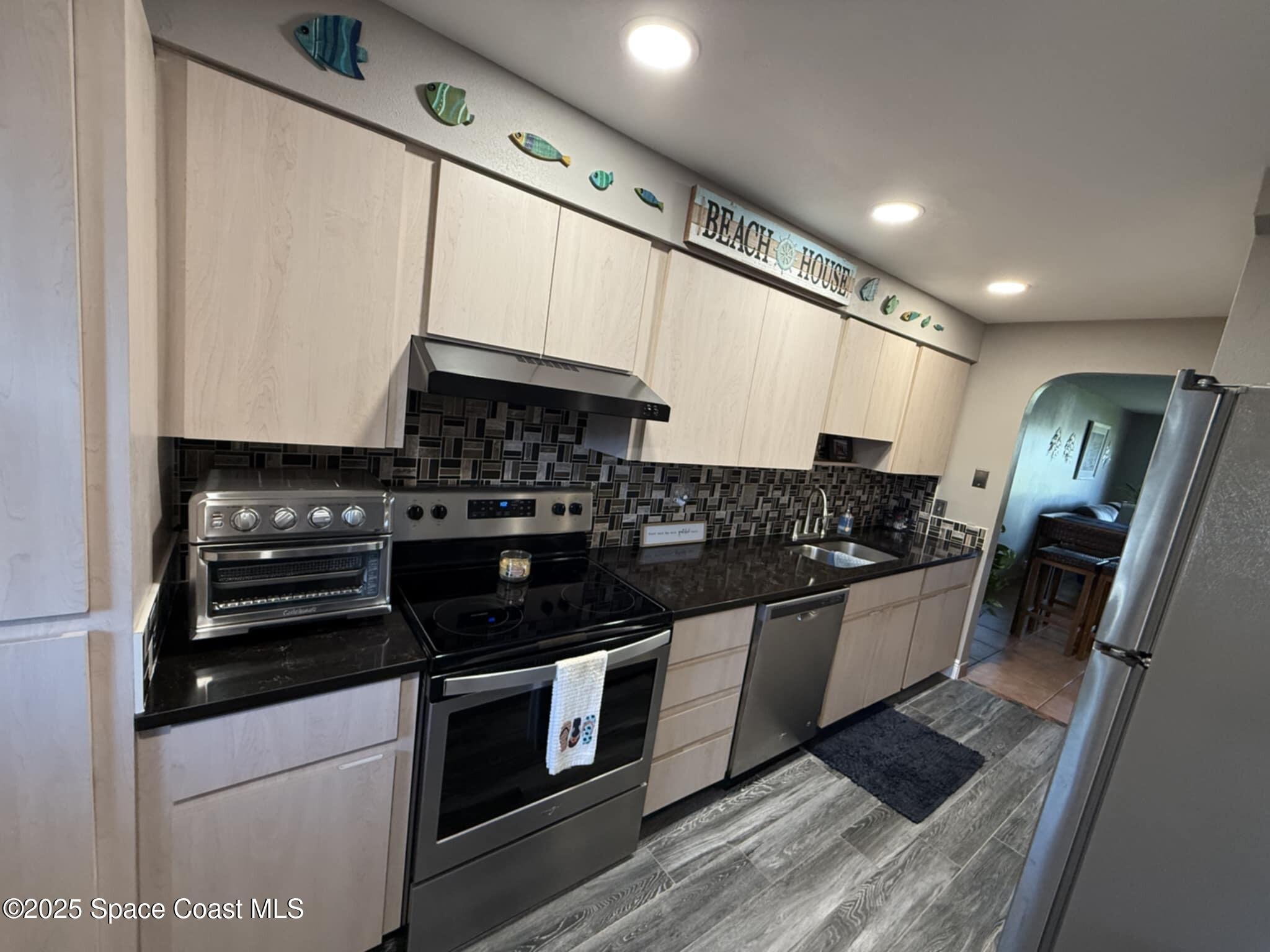 520 Palm Springs Boulevard 102