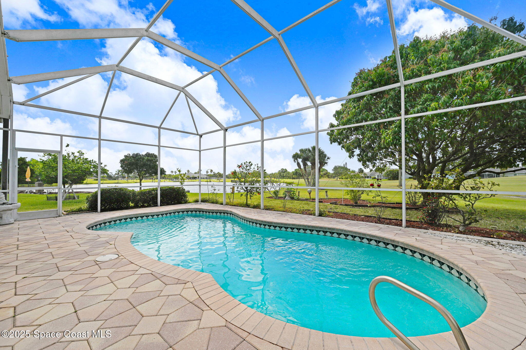 4942 Worthington Circle