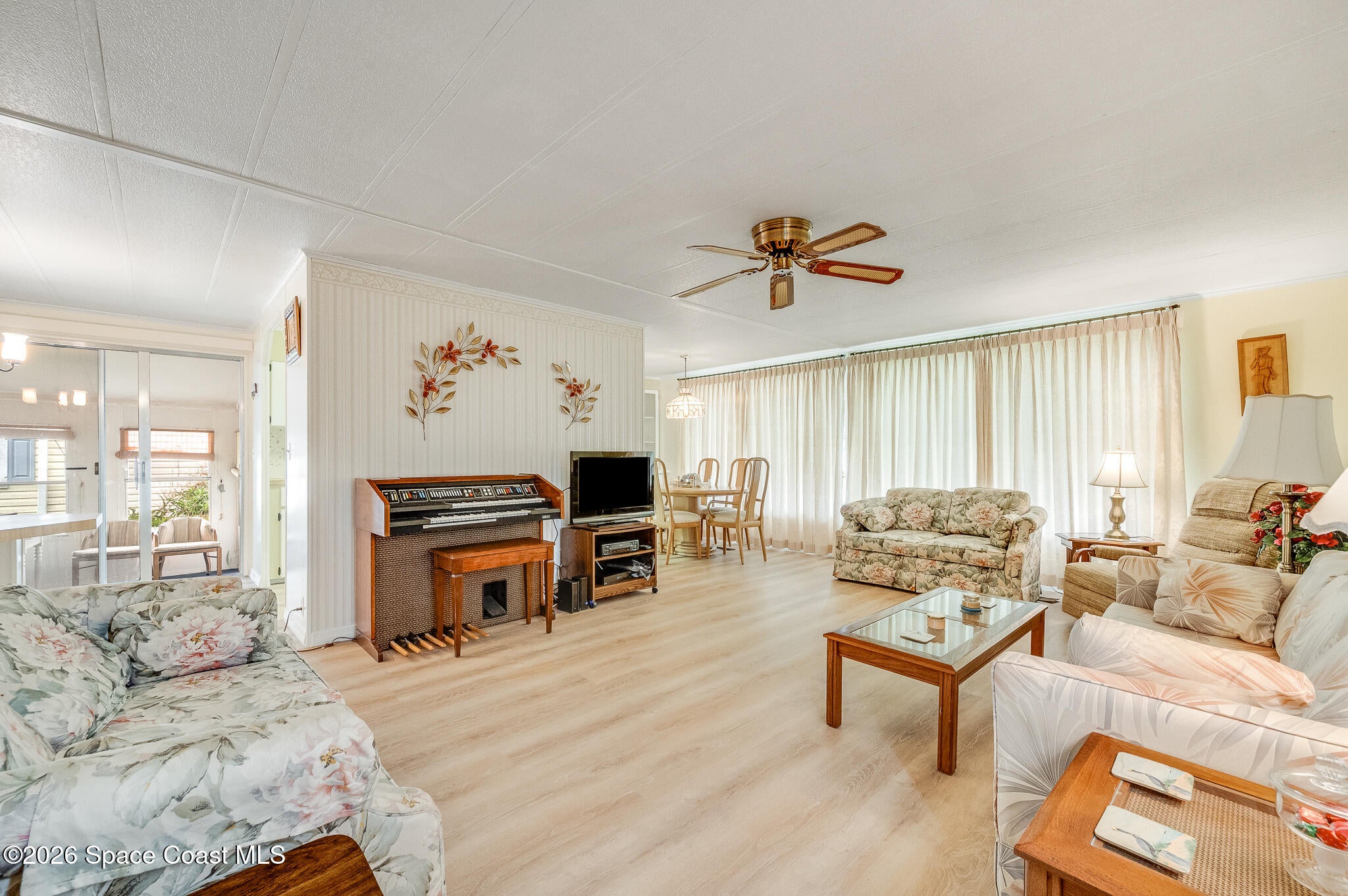 908 Thrush Circle