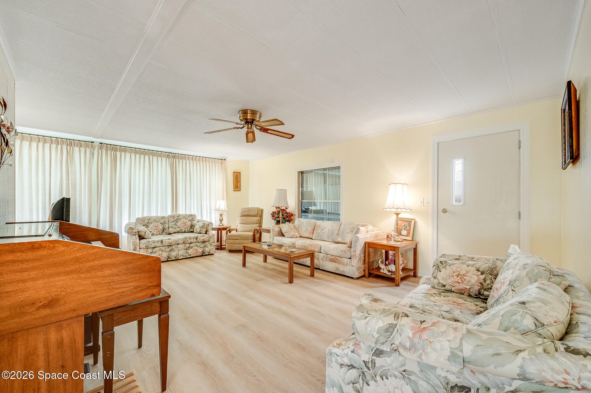 908 Thrush Circle