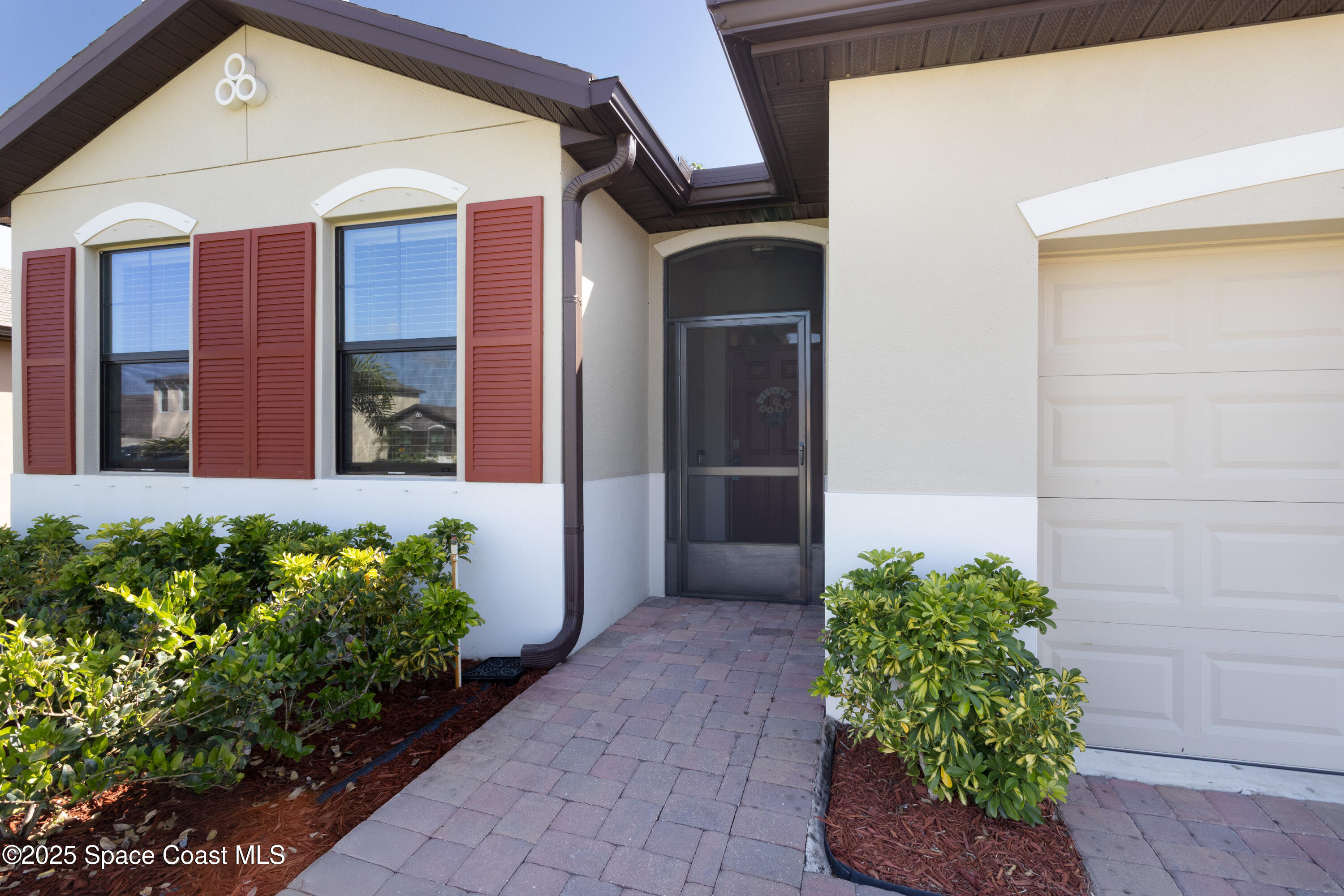 527 Old Country Rd S E