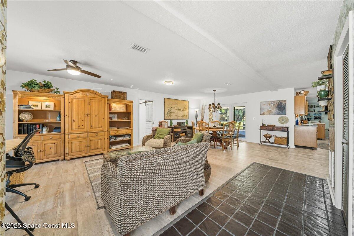 431 E Amherst Circle