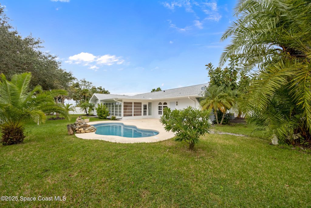 Photo of 914 Waialae Circle NE, Palm Bay, FL 32905 (MLS # 1060218)