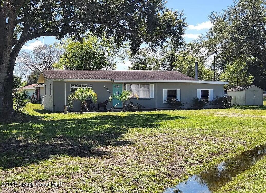 2741 Lakeview Drive