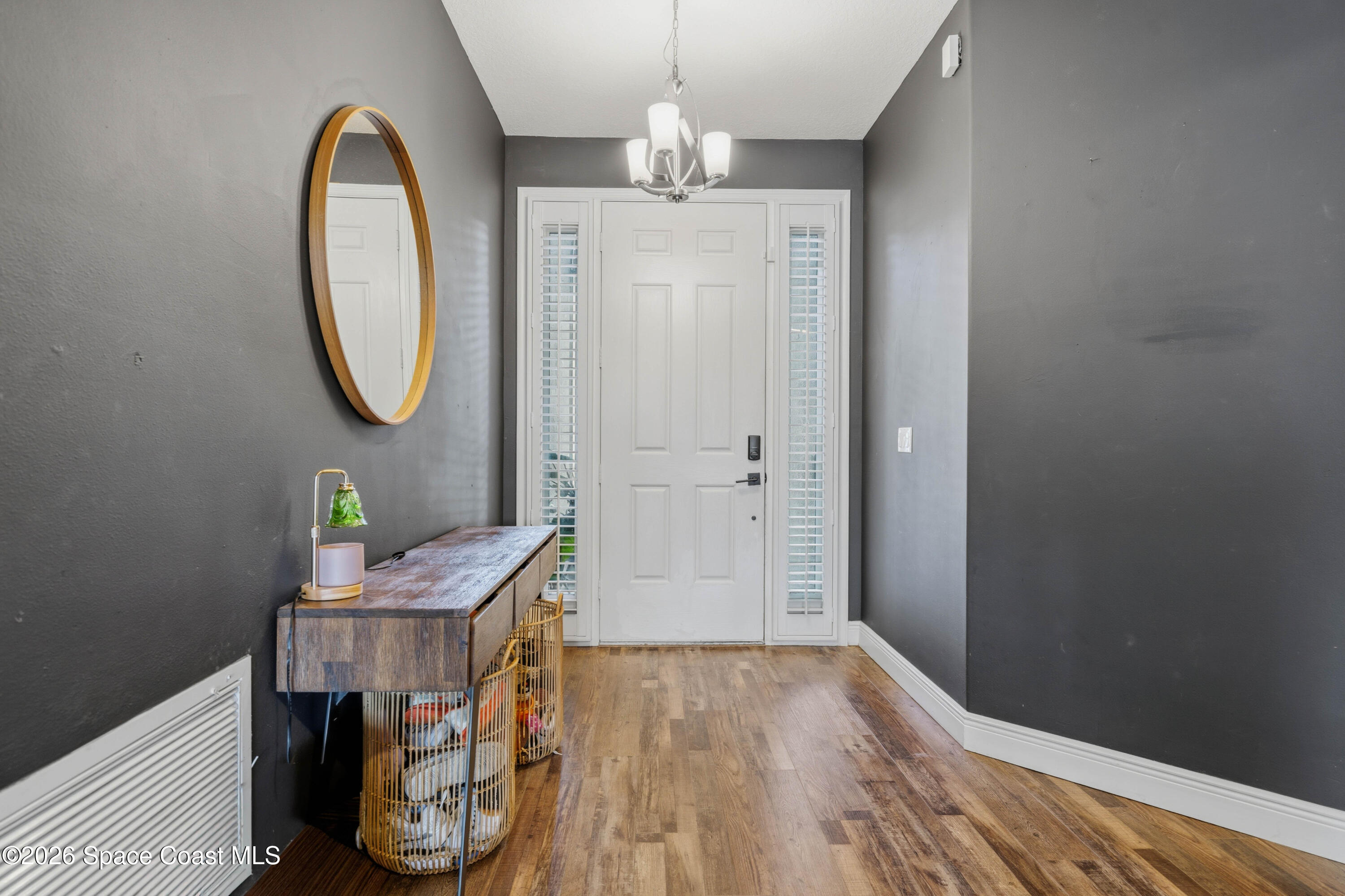 570 Gardendale Circle SE