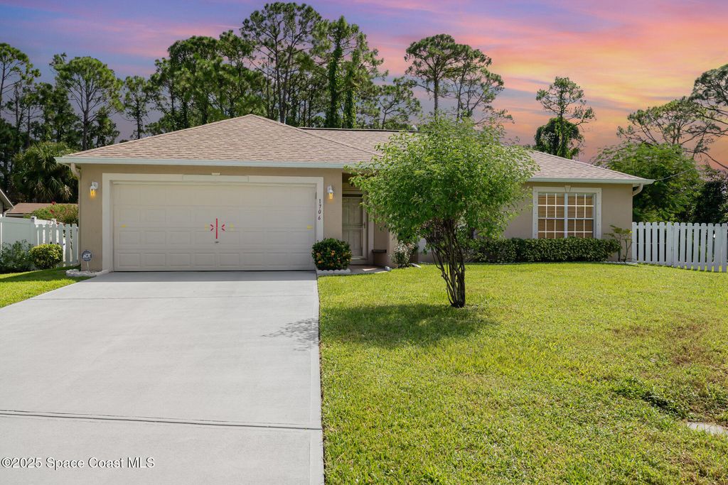 Photo of 1706 Delki Street NW, Palm Bay, FL 32907 (MLS # 1057774)