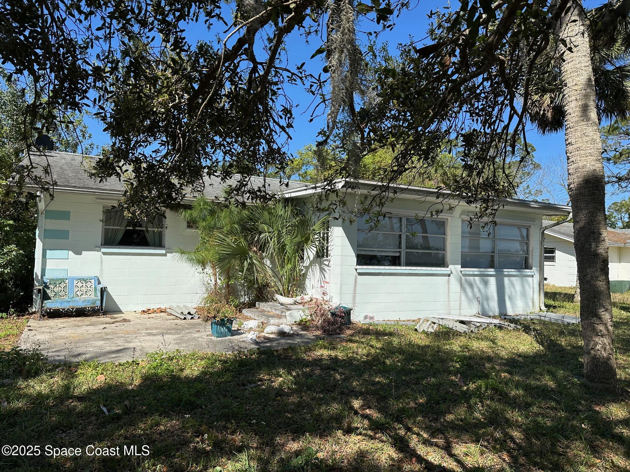 1933 Bayview Drive