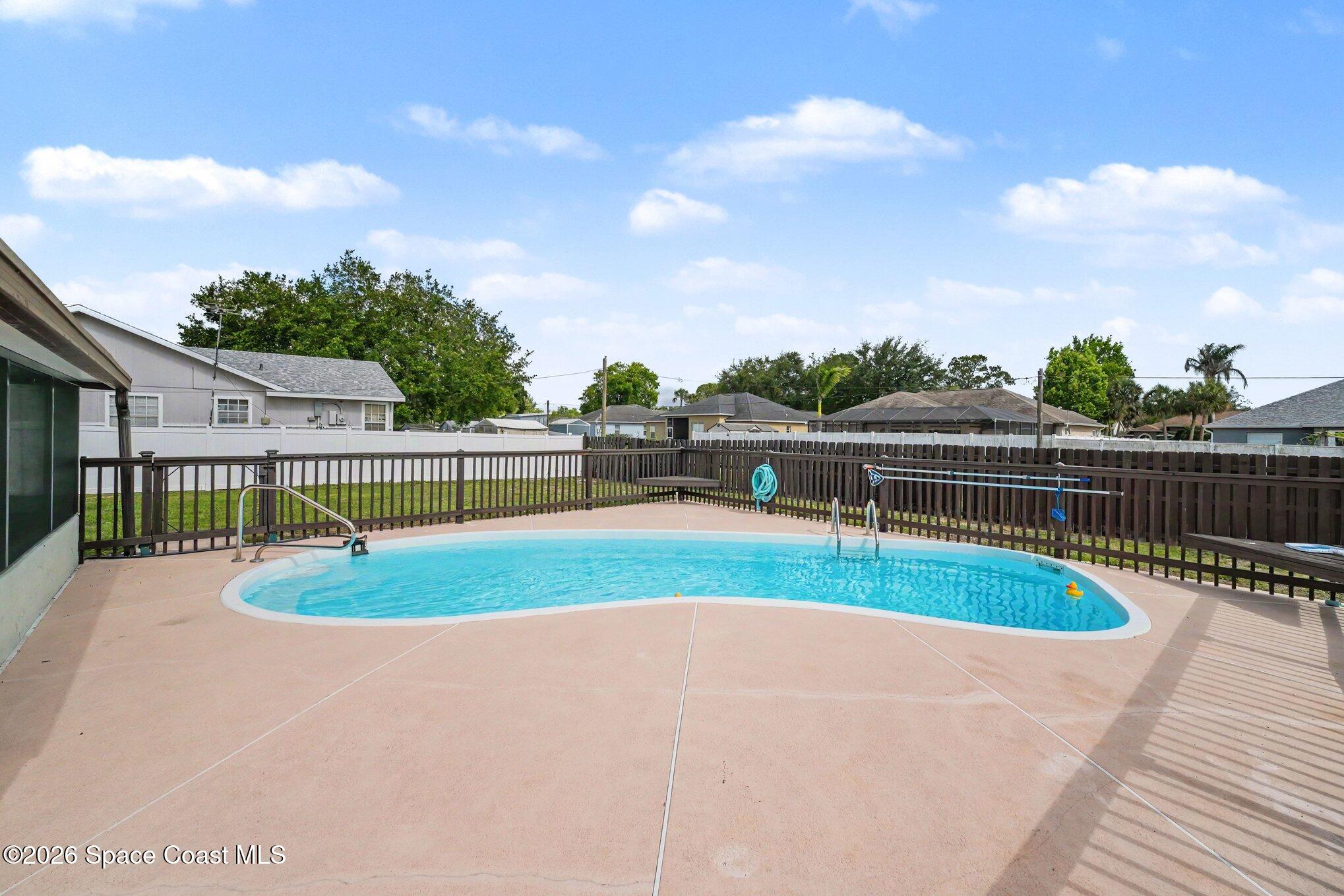 448 Americana Boulevard NW