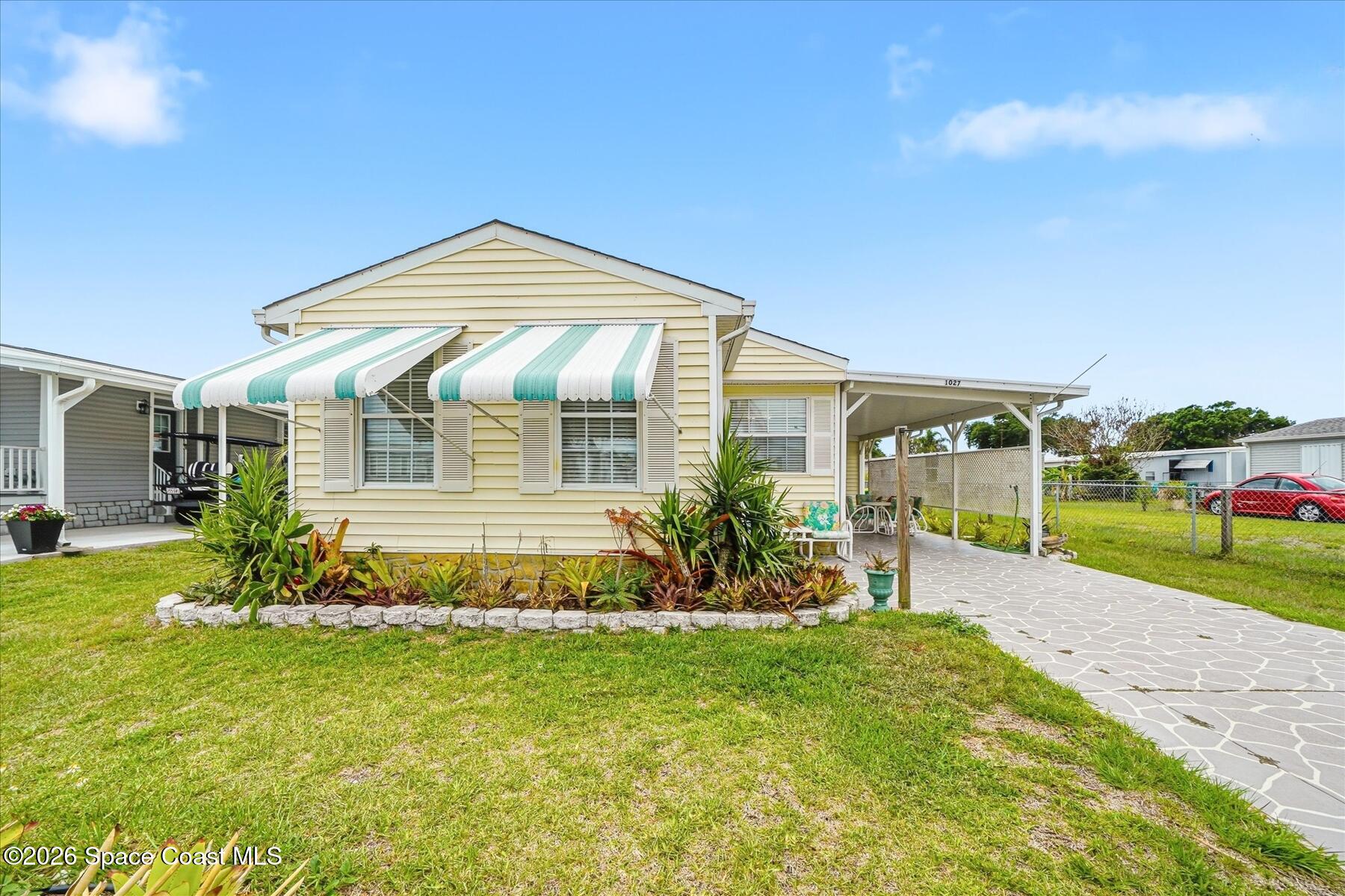 1027 Oriole Circle