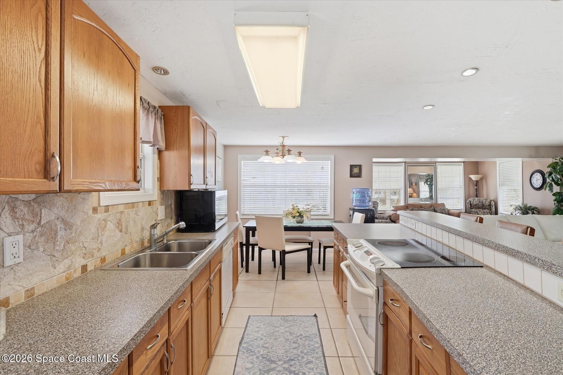 1027 Oriole Circle