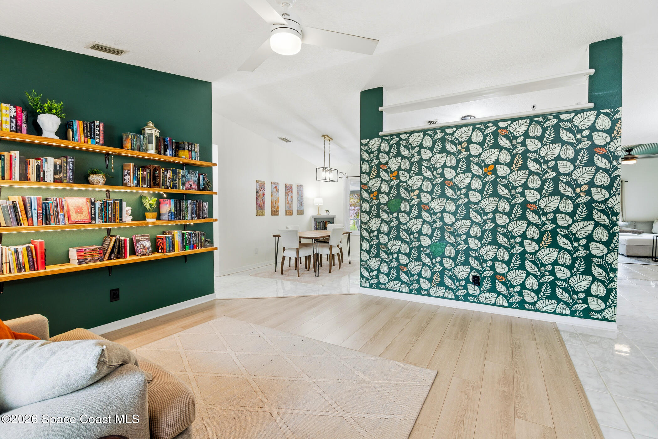 823 Lamplighter Drive NW