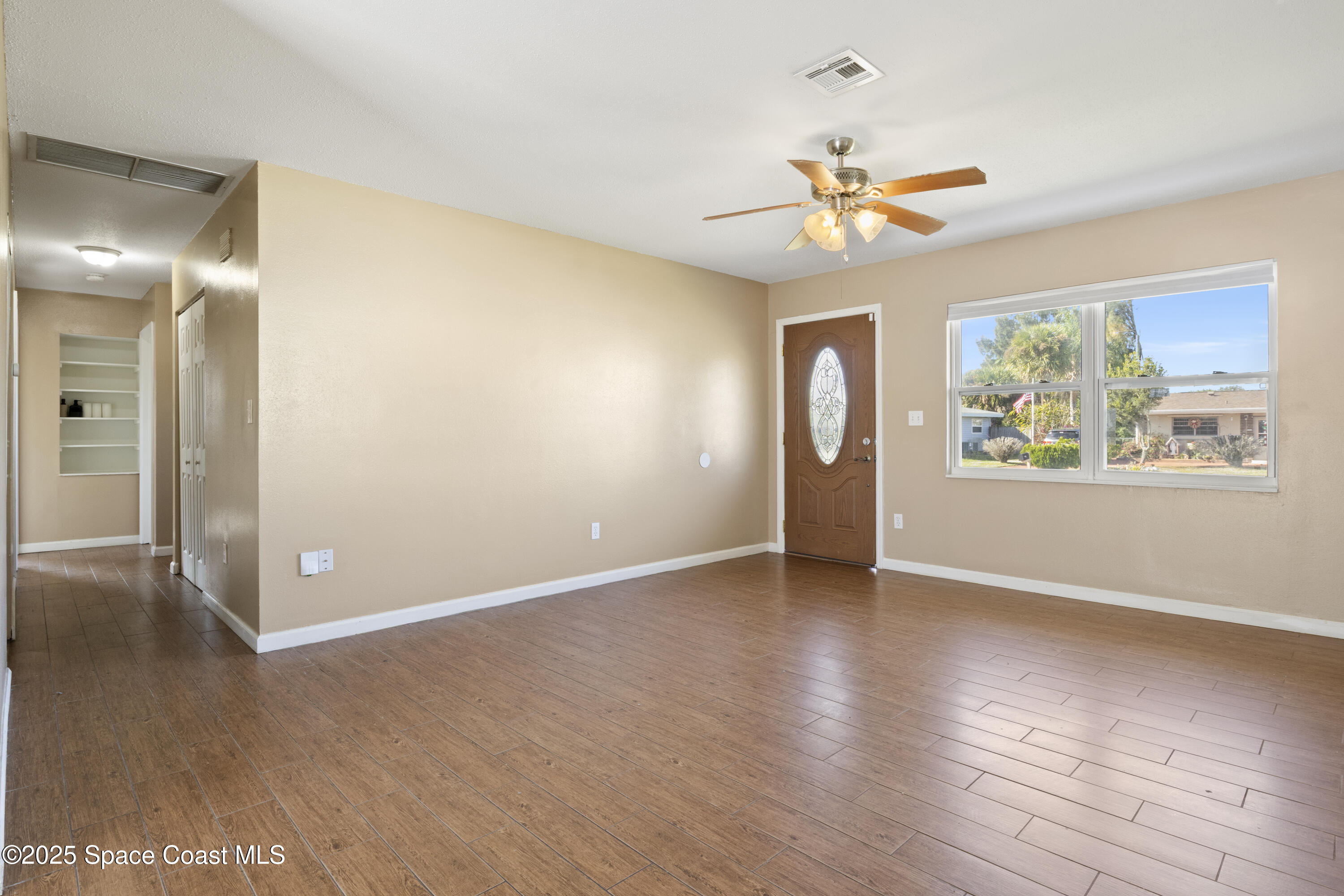 737 NE Badger Drive NE