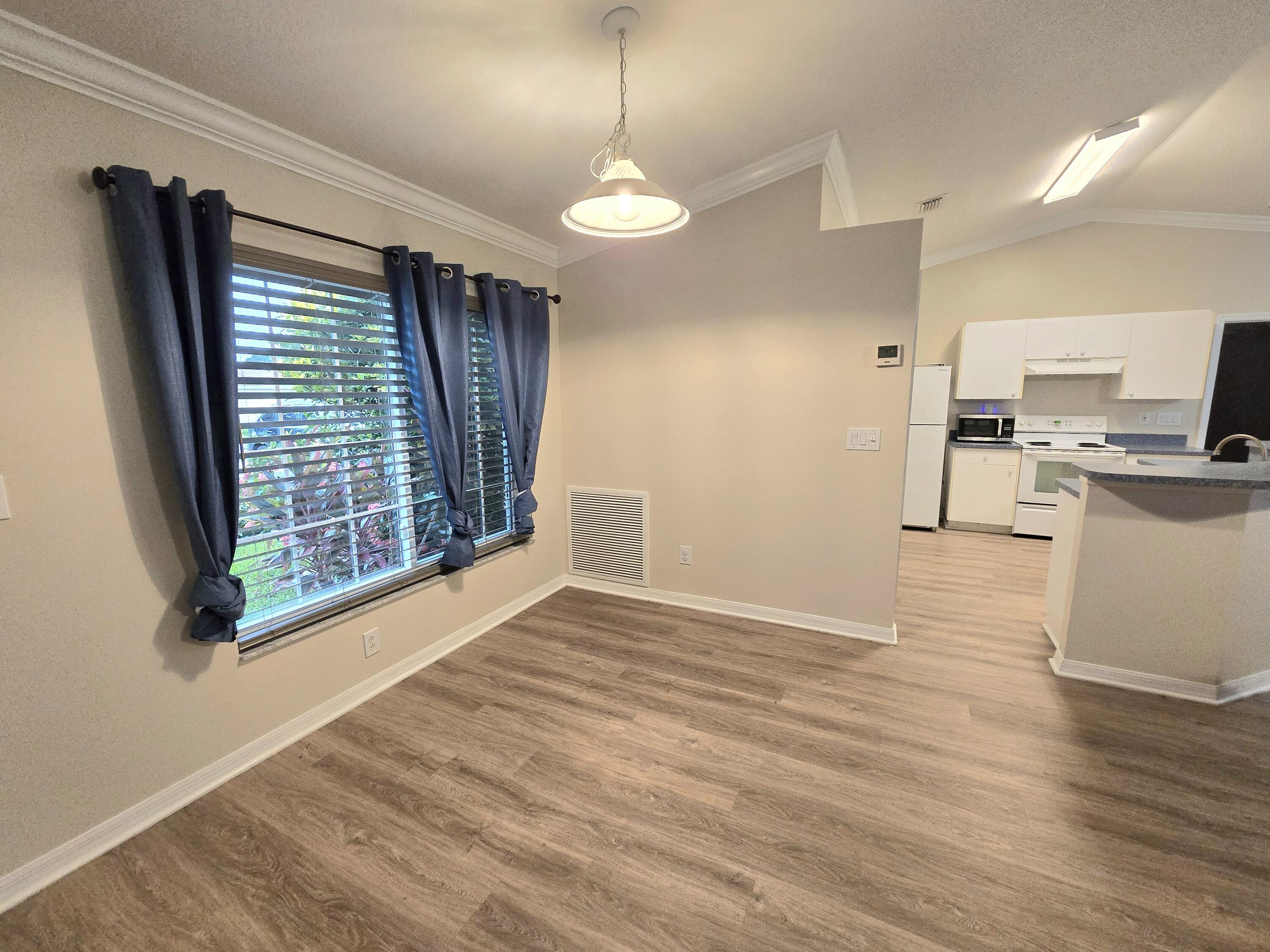 823 Del Mar Circle