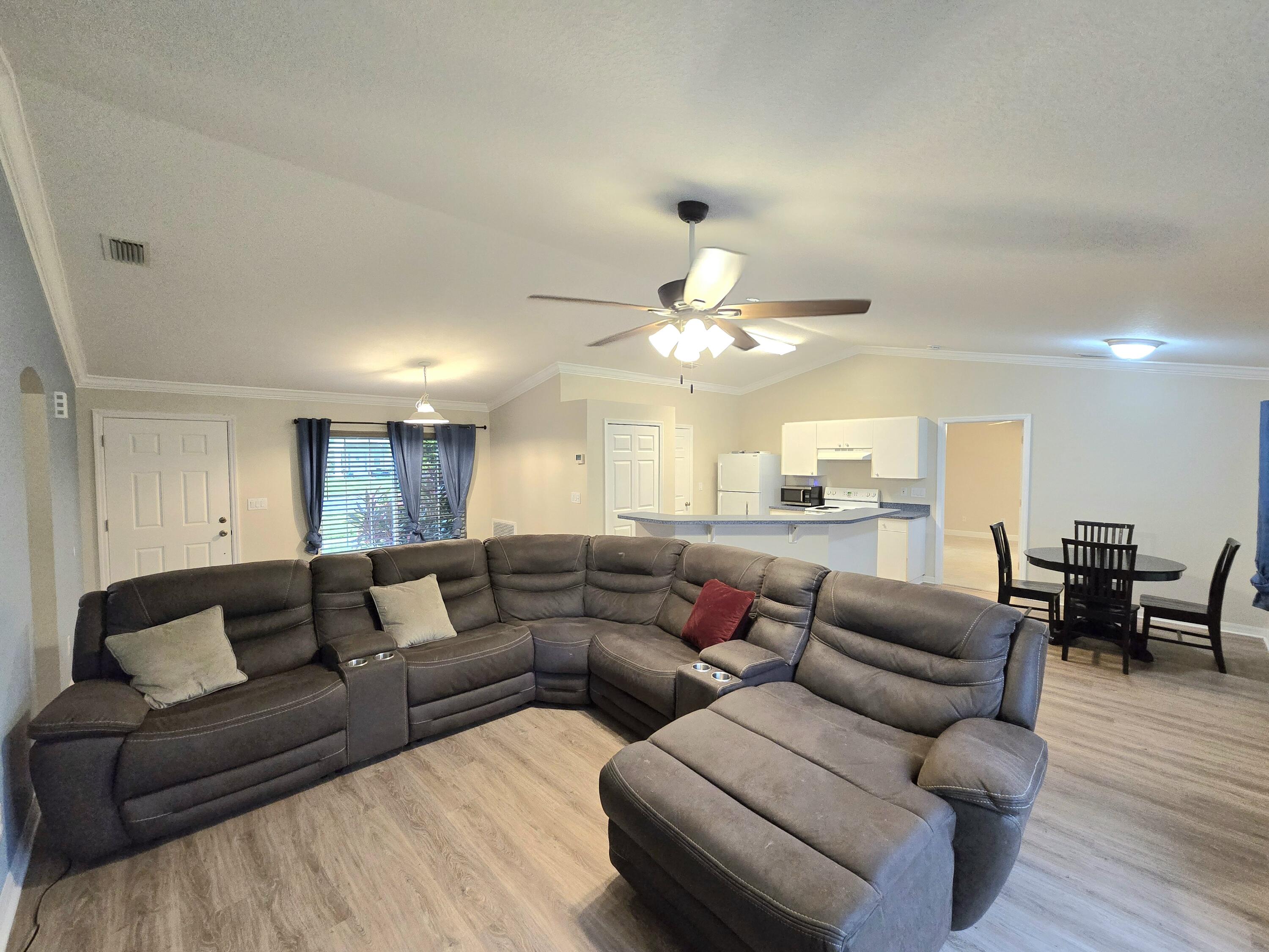 823 Del Mar Circle
